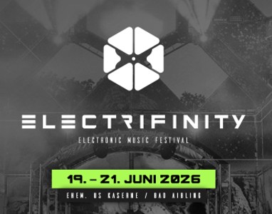 Electrifinity - Samstag - Bustour